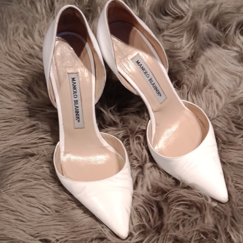 Manolo Blahnik  pointed toe vintage heels